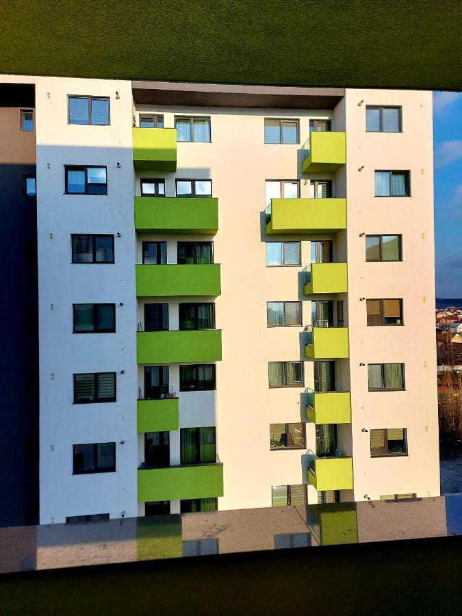 Black&white Appartement Craiova